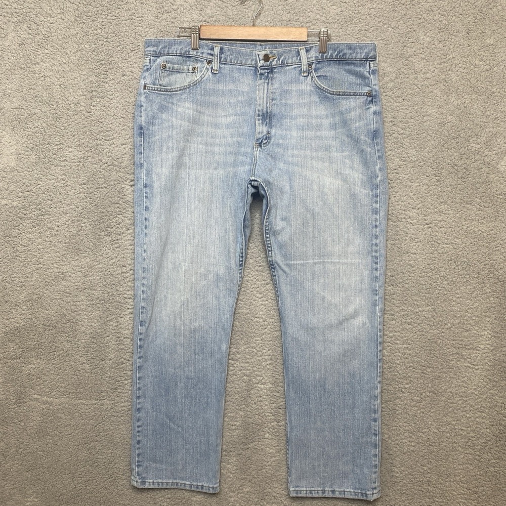 Wrangler Jeans Men 38x30 Blue Denim Light Wash Regular Fit Straight Leg